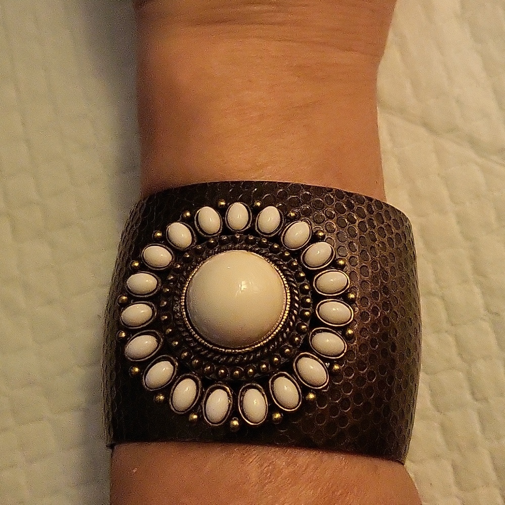 NWOT Stella&Dot cuff
